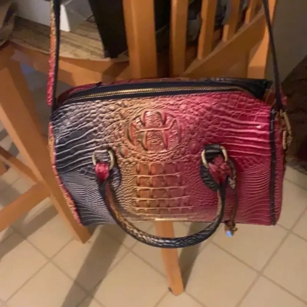Luxury Crocodile Pattern Handbag, Classic Boston Bag Style
